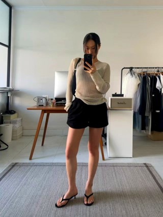 黑色