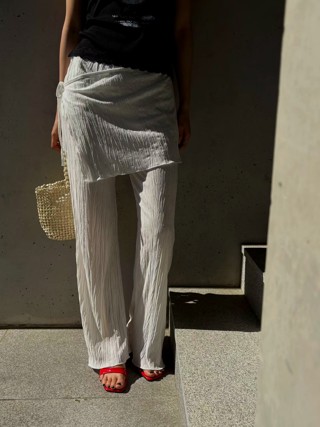 白色