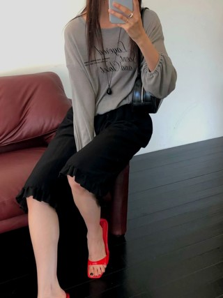 黑色