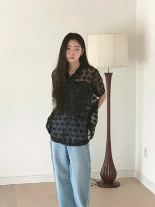 黑色