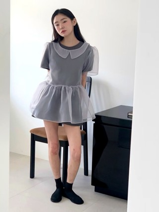 灰色