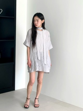 灰色