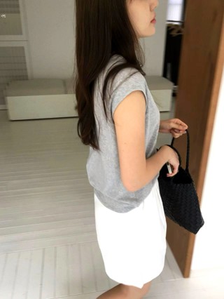 灰色