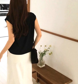 黑色