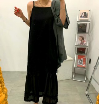 黑色