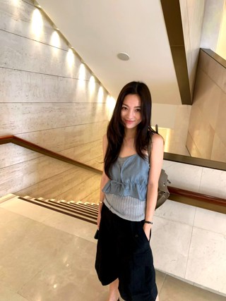 灰色