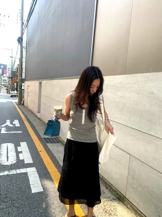 灰色