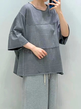 灰色