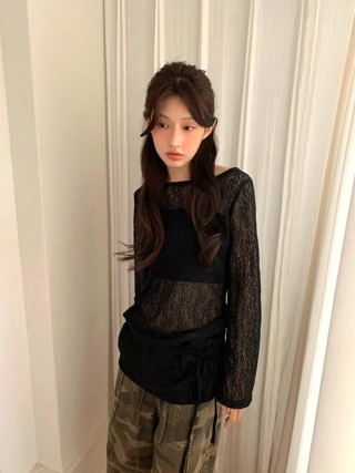 黑色
