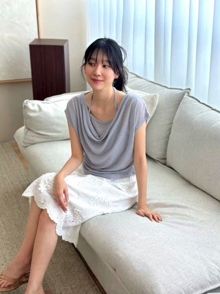 灰色