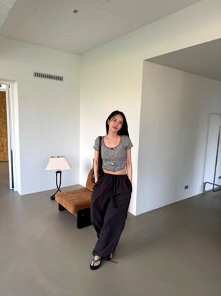 灰色