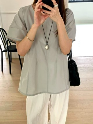 灰色