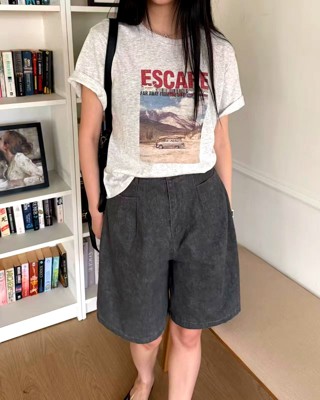 灰色