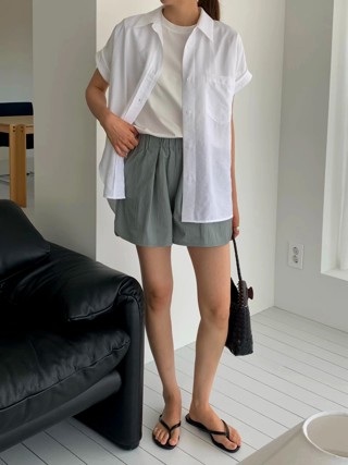 灰色