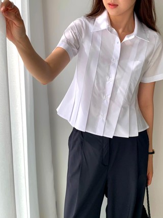 白色