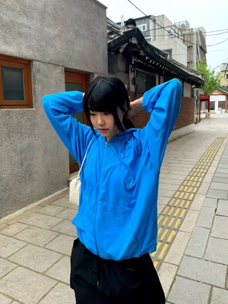 蓝色