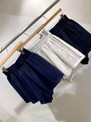 深蓝色