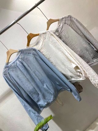 蓝色