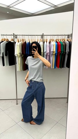 灰色