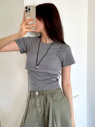 灰色