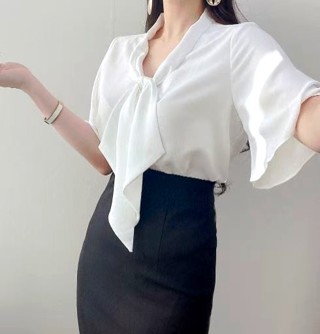 白色