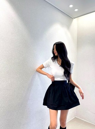 黑色