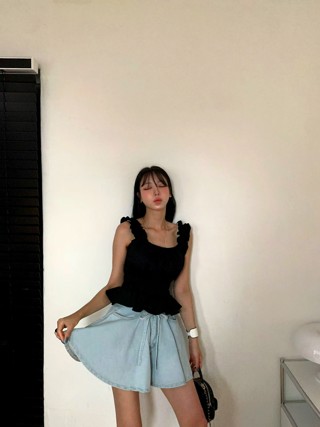黑色