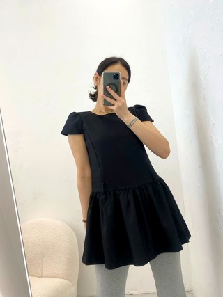 黑色
