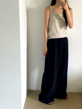 深蓝色