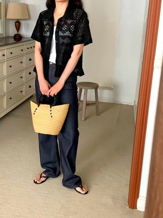 黑色