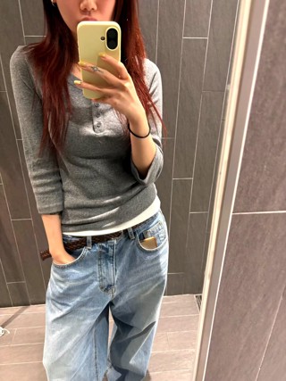 灰色