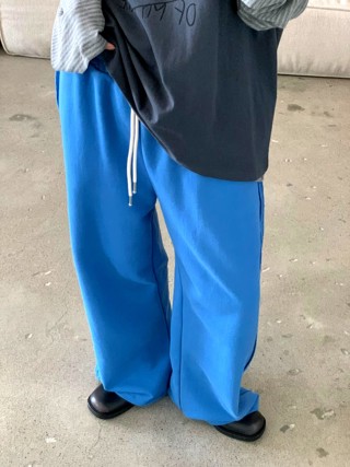 蓝色