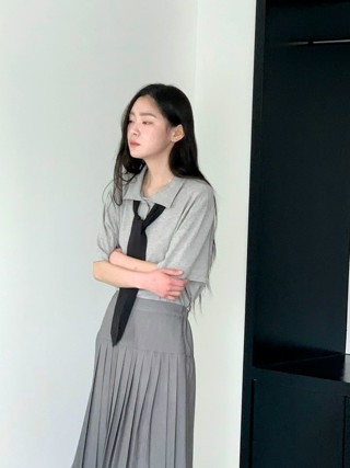 灰色