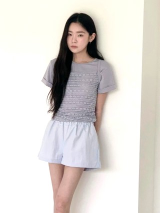 灰色