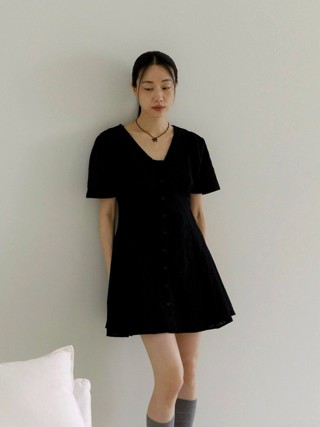 黑色