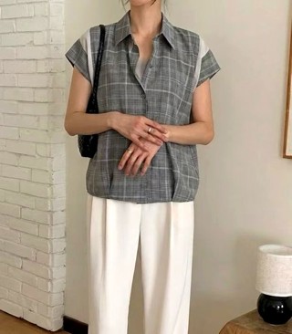 灰色