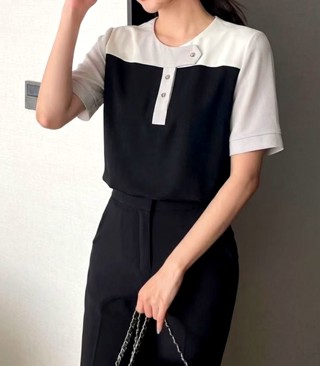 黑色