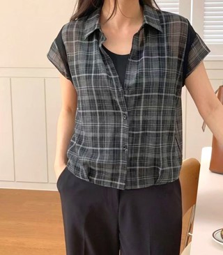 黑色