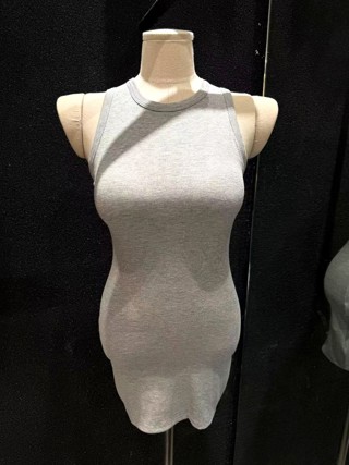灰色