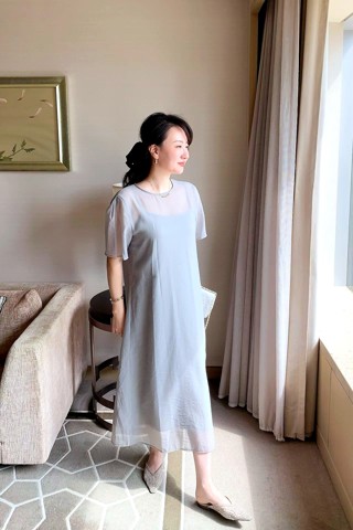 灰色
