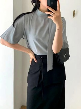 灰色