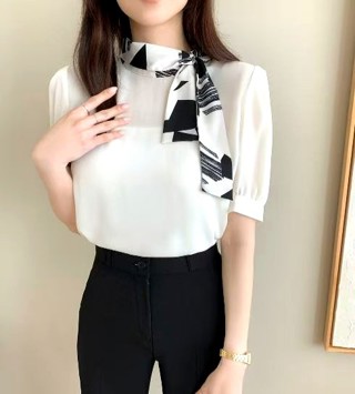 白色