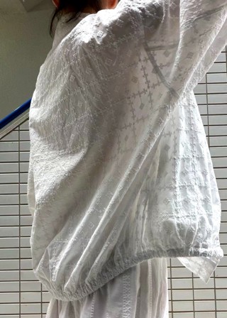 白色