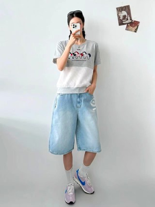 灰色