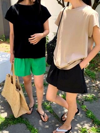 黑色