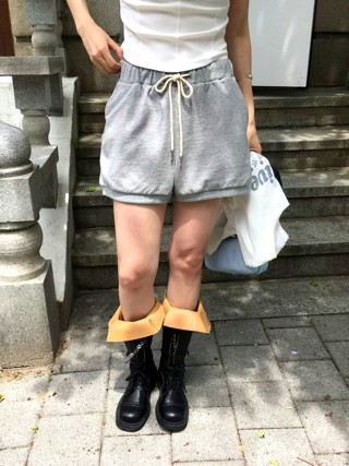 灰色