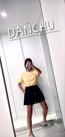 黄色
