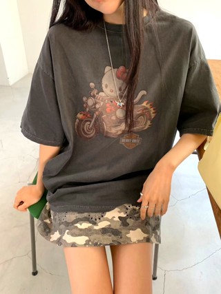 黑色