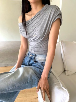 灰色
