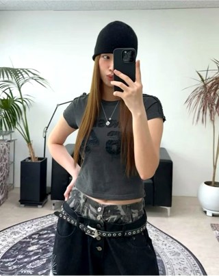 黑色